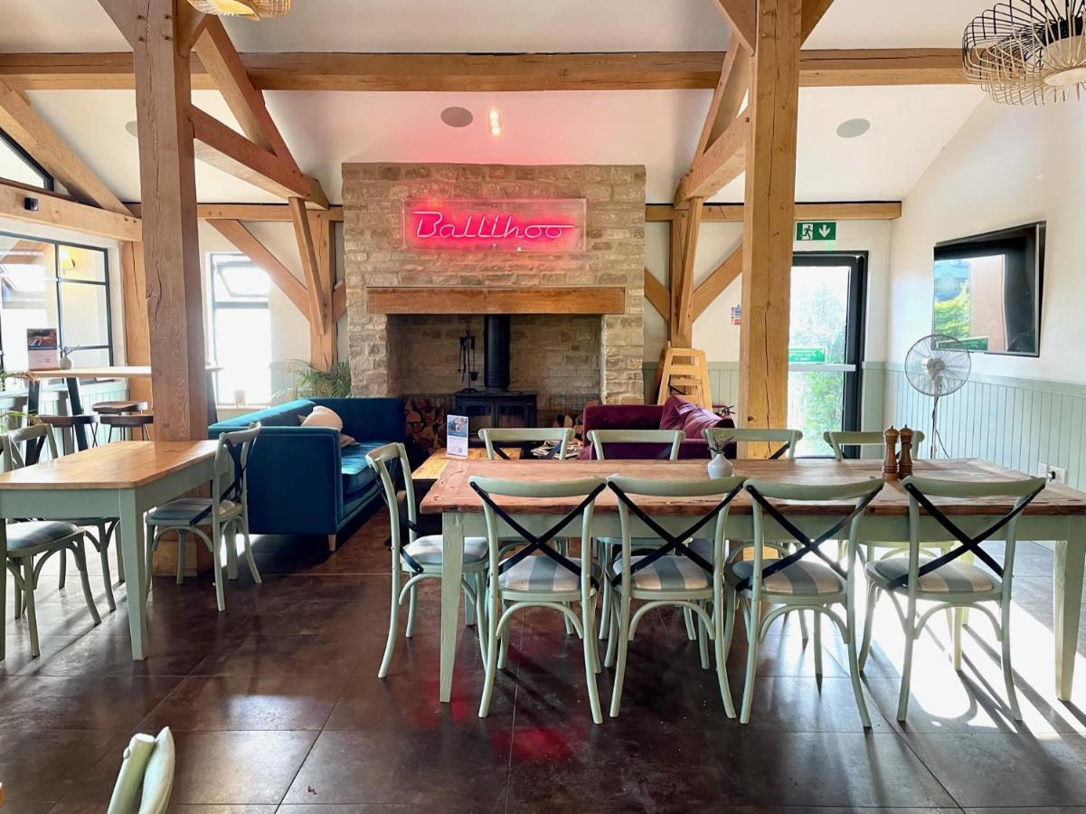 Cosy Cotswold Lodge By Your Home Here - Summer Sale For 3 Plus Nights - Ideal For Families With Log-Burner, Spa, Private Parking And Heated Swimming Pools Ashton Keynes Экстерьер фото
