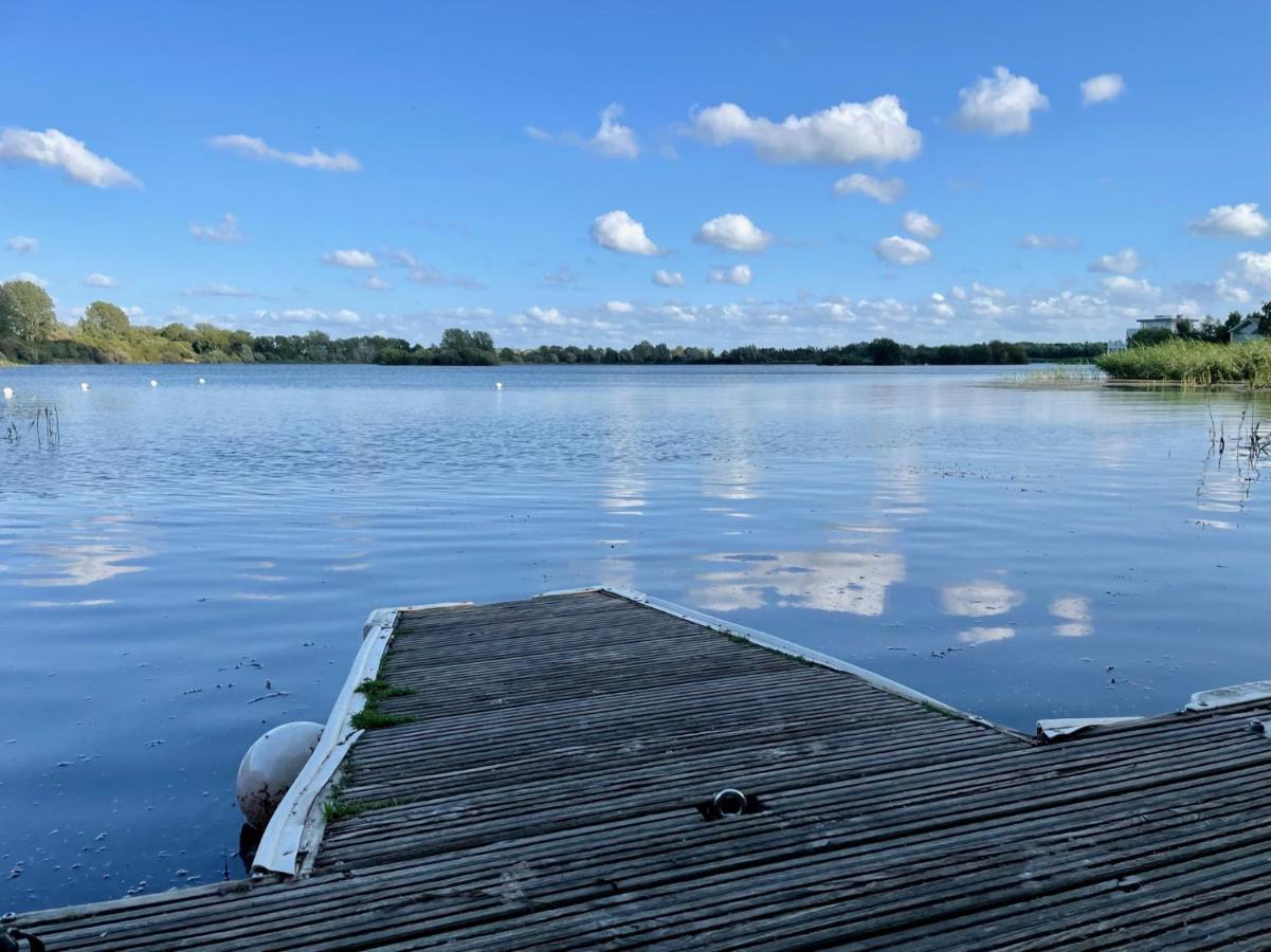 Cosy Cotswold Lodge By Your Home Here - Summer Sale For 3 Plus Nights - Ideal For Families With Log-Burner, Spa, Private Parking And Heated Swimming Pools Ashton Keynes Экстерьер фото
