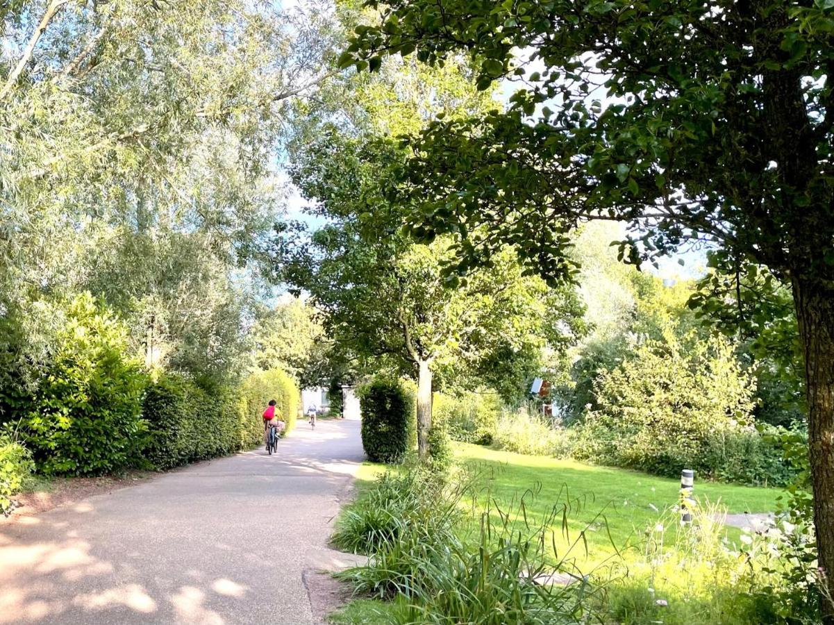 Cosy Cotswold Lodge By Your Home Here - Summer Sale For 3 Plus Nights - Ideal For Families With Log-Burner, Spa, Private Parking And Heated Swimming Pools Ashton Keynes Экстерьер фото