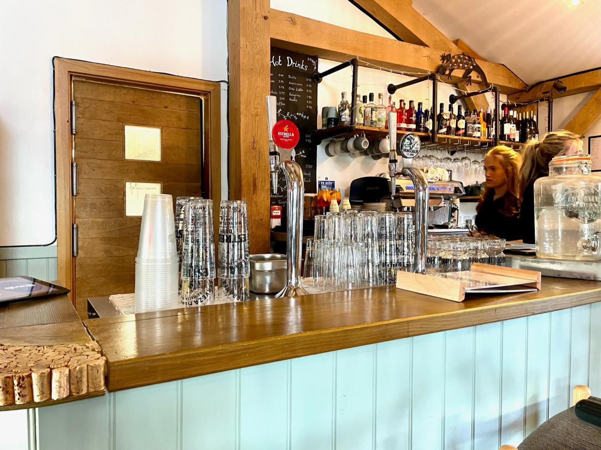 Cosy Cotswold Lodge By Your Home Here - Summer Sale For 3 Plus Nights - Ideal For Families With Log-Burner, Spa, Private Parking And Heated Swimming Pools Ashton Keynes Экстерьер фото